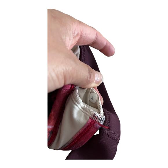 Lululemon Splendour Bra Poppy Petals Berry Rumble Multi Black Sports Yoga 4 EUC - Picture 6 of 8